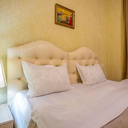 Hotel Vladi คูทายสิ ภายนอก รูปภาพ