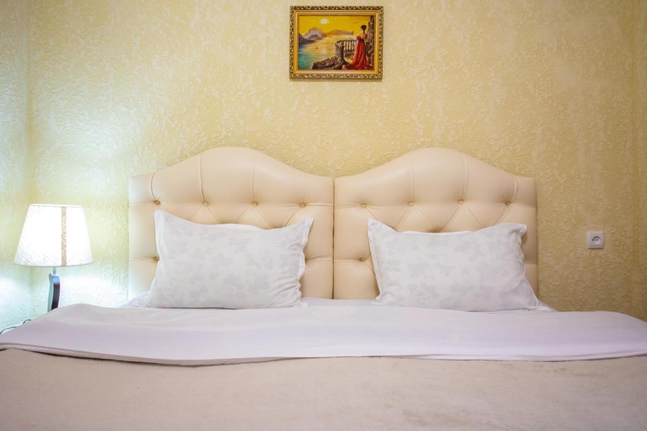 Hotel Vladi คูทายสิ ภายนอก รูปภาพ