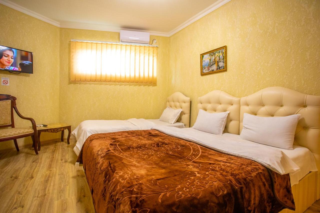 Hotel Vladi คูทายสิ ภายนอก รูปภาพ