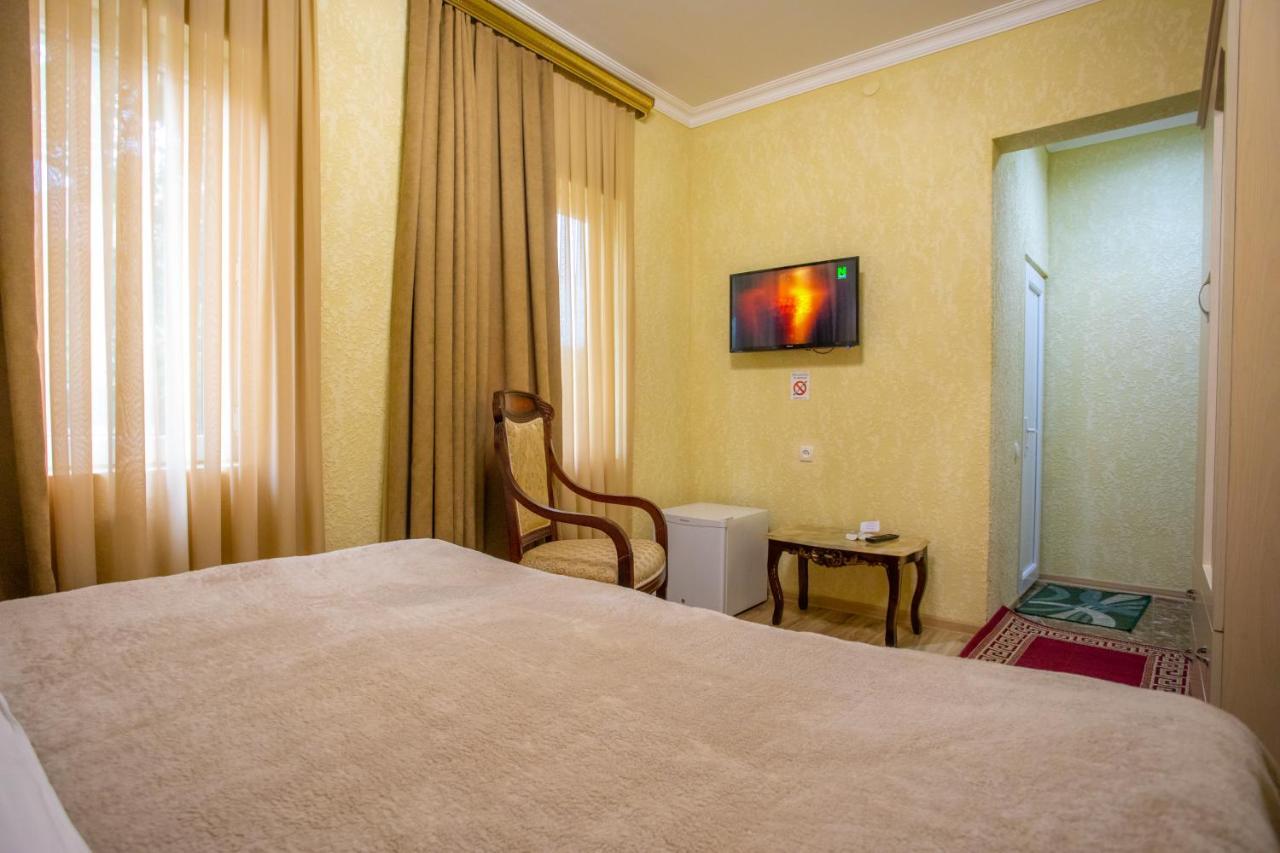 Hotel Vladi คูทายสิ ภายนอก รูปภาพ