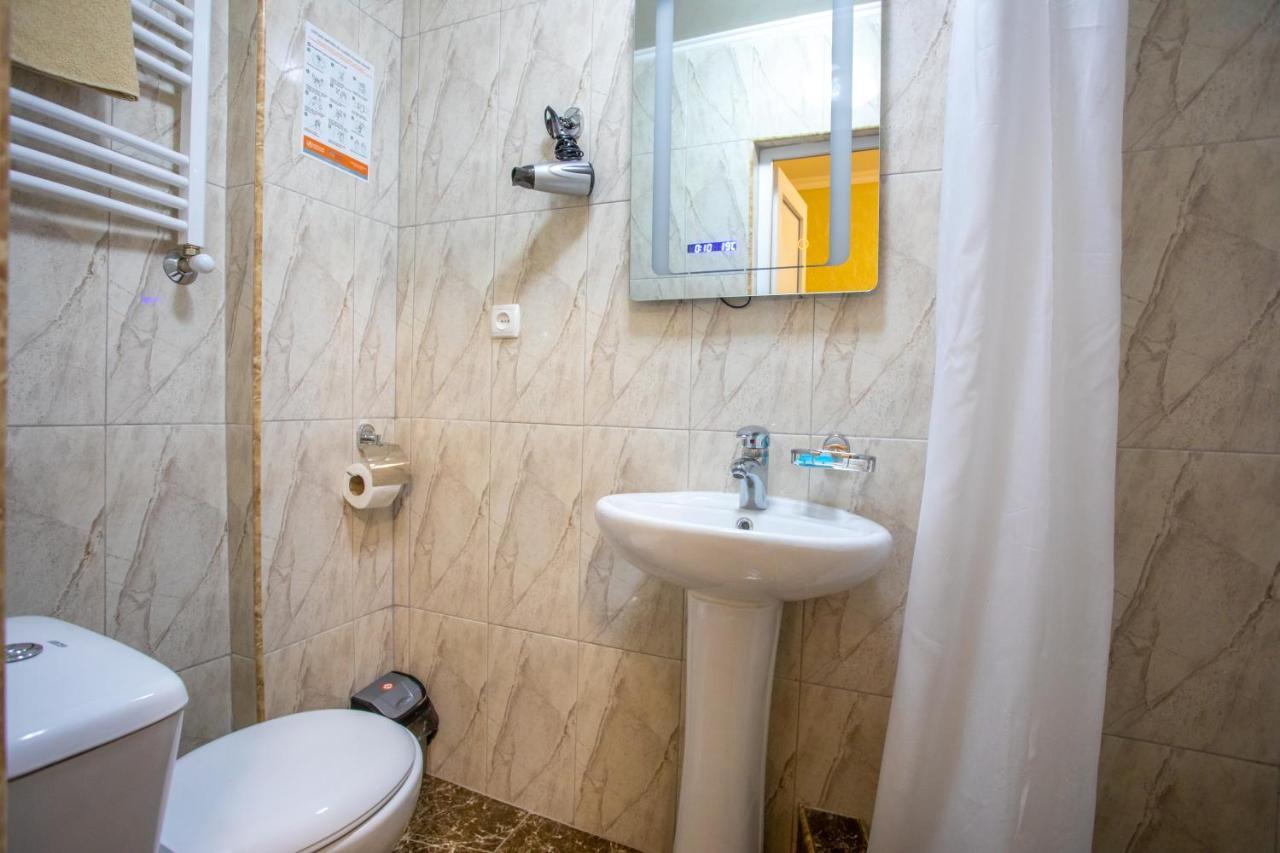 Hotel Vladi คูทายสิ ภายนอก รูปภาพ