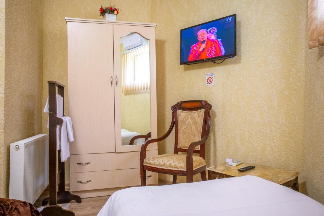 Hotel Vladi คูทายสิ ภายนอก รูปภาพ