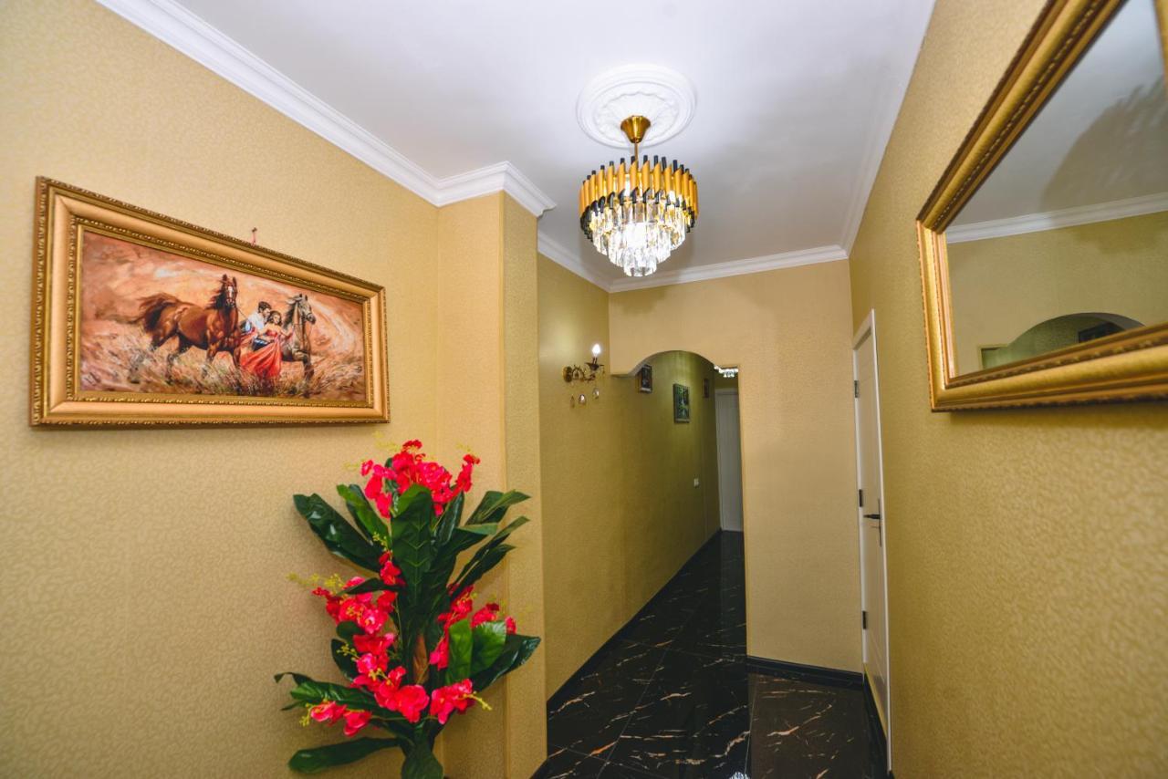 Hotel Vladi คูทายสิ ภายนอก รูปภาพ