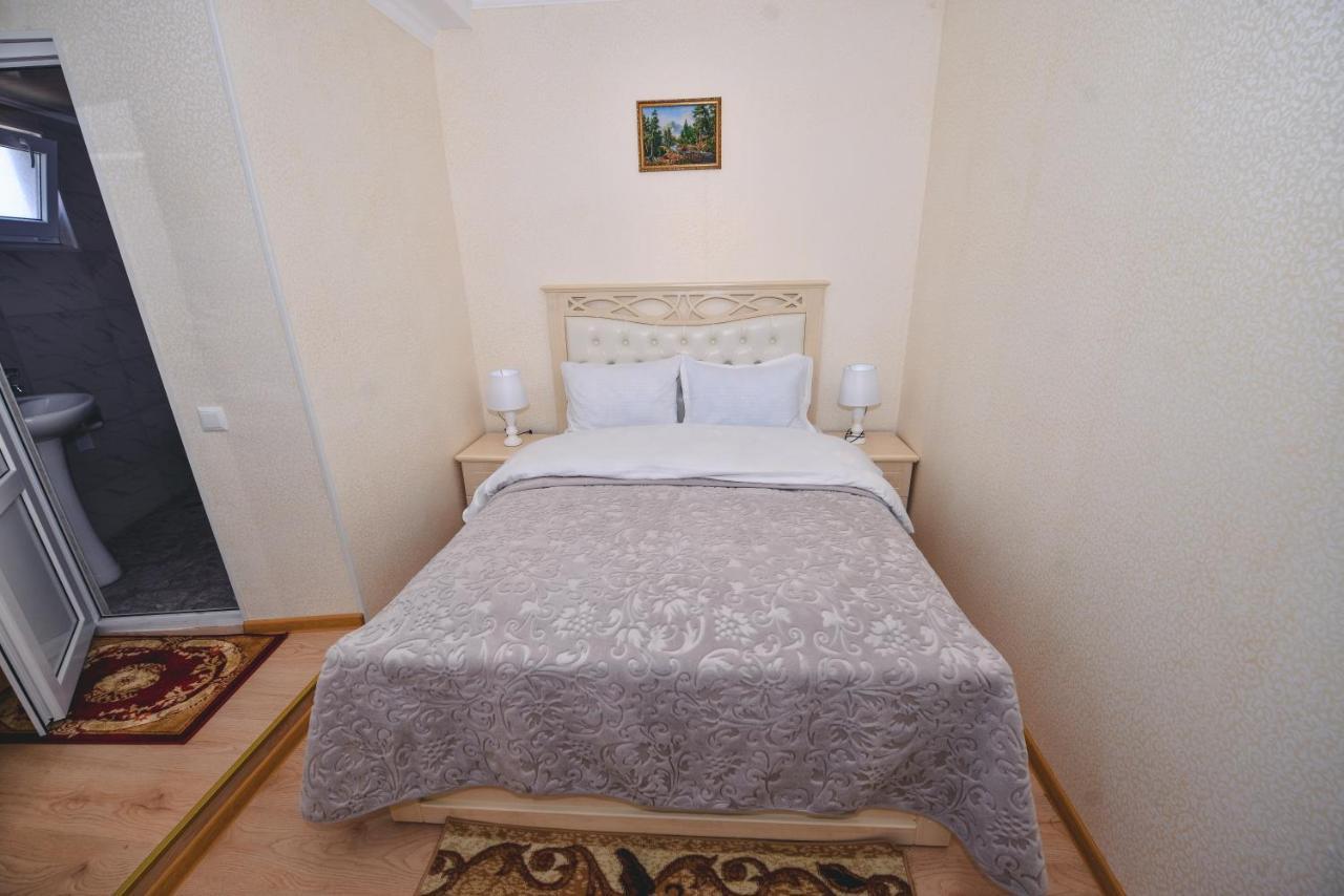 Hotel Vladi คูทายสิ ภายนอก รูปภาพ