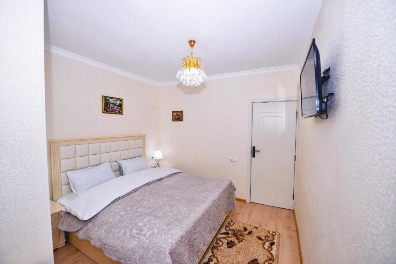 Hotel Vladi คูทายสิ ภายนอก รูปภาพ